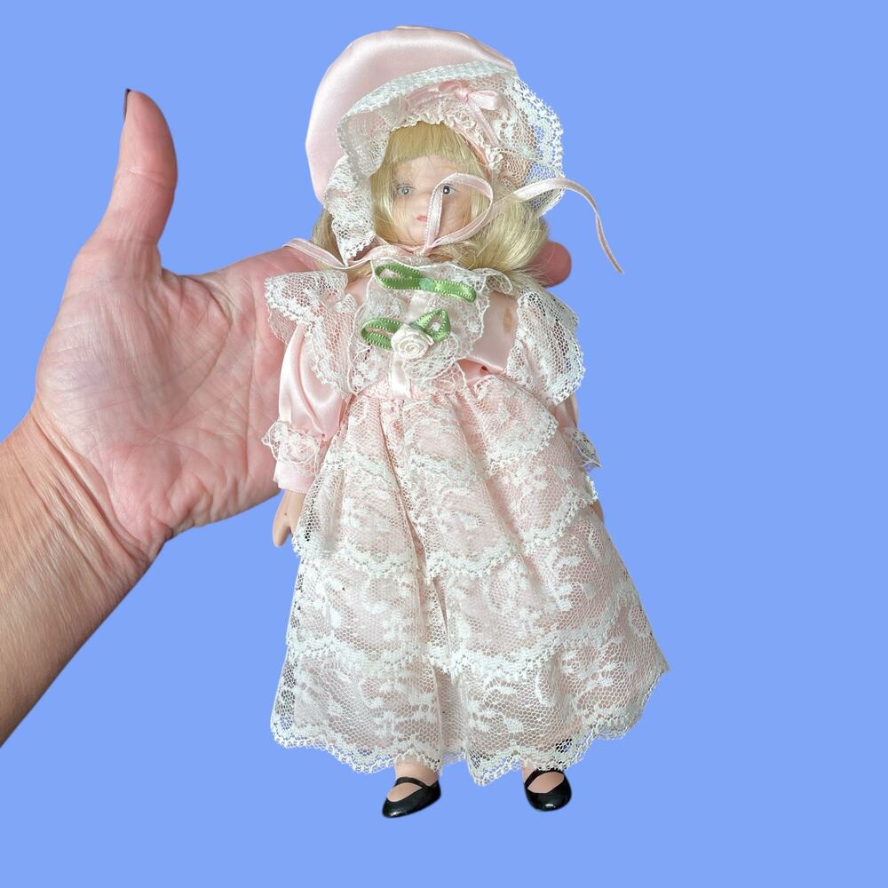 Vintage Southern Belle Doll Porcelain Bisque Pink Lace Dress Helen White? READ
